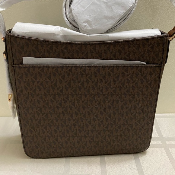 Selling Mk bag - Picture 2 of 5